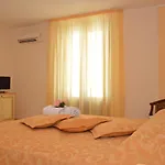 Oda ve Kahvaltı Attinia 4*