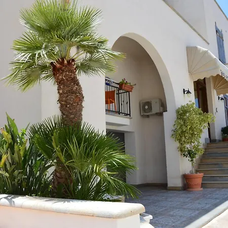 Attinia Bed and Breakfast 4*