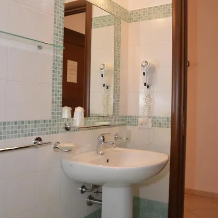 Attinia Bed and Breakfast 4*